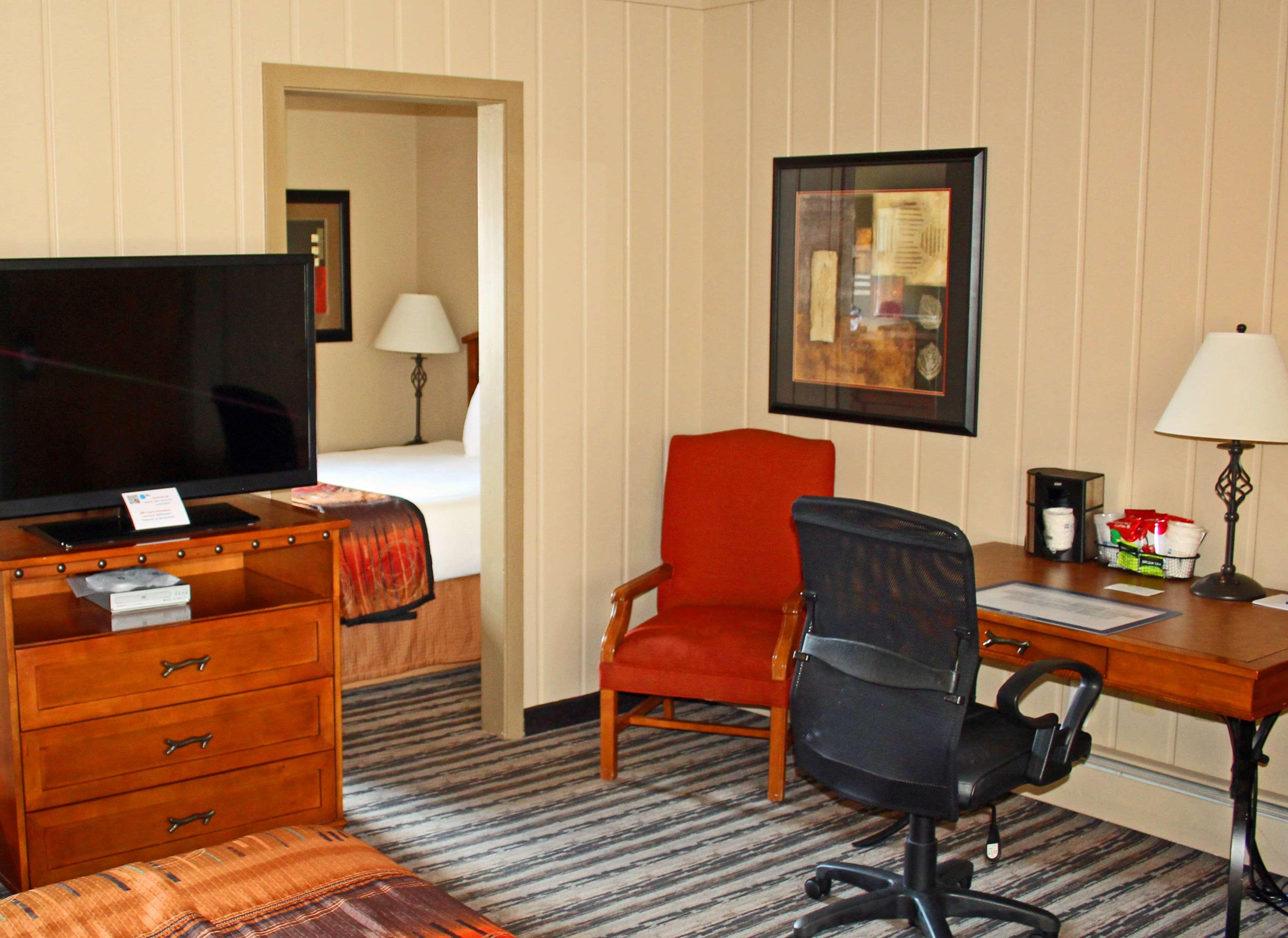 Best Western Sunset Inn Коуди Екстериор снимка