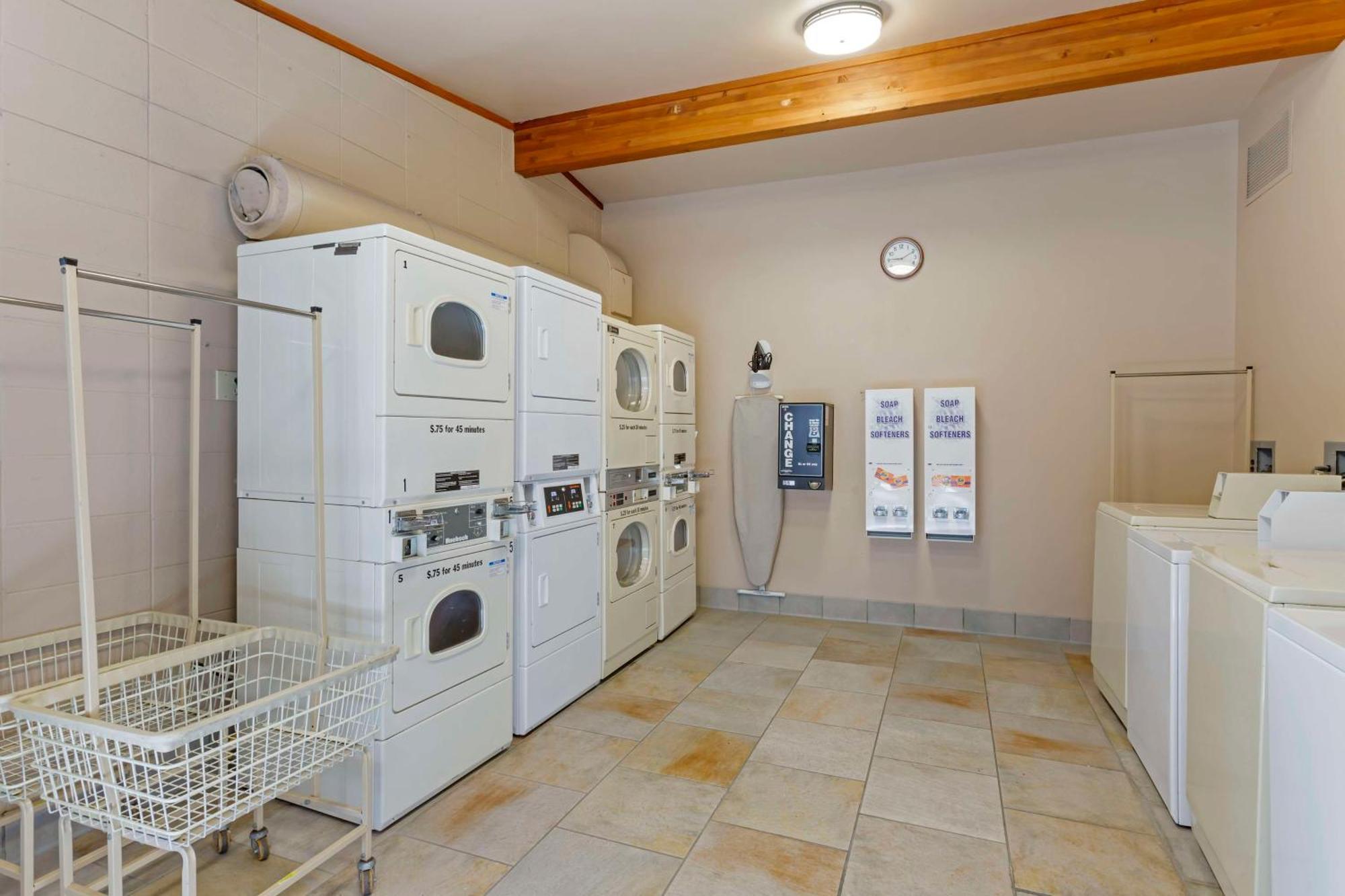 Best Western Sunset Inn Коуди Екстериор снимка