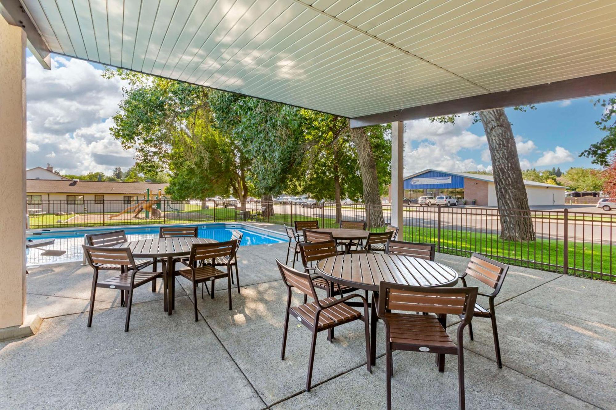 Best Western Sunset Inn Коуди Екстериор снимка